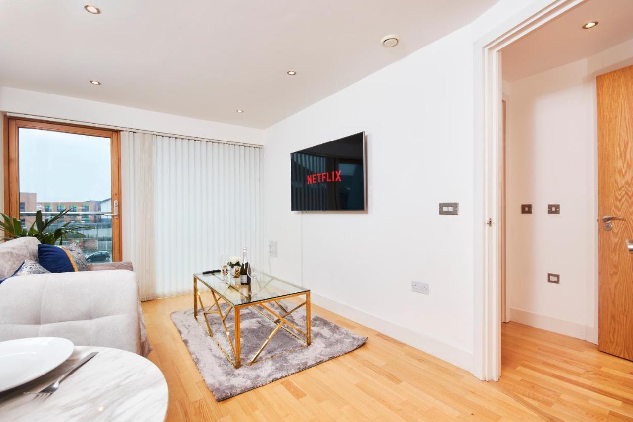 Апартаменты Deluxe City Centre Apt Balcony View& Free Parking! Лидс Экстерьер фото