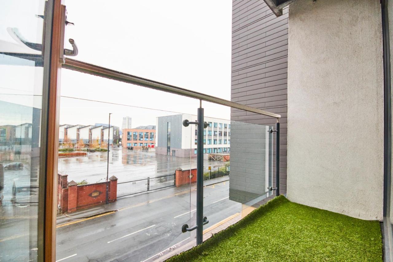 Апартаменты Deluxe City Centre Apt Balcony View& Free Parking! Лидс Экстерьер фото